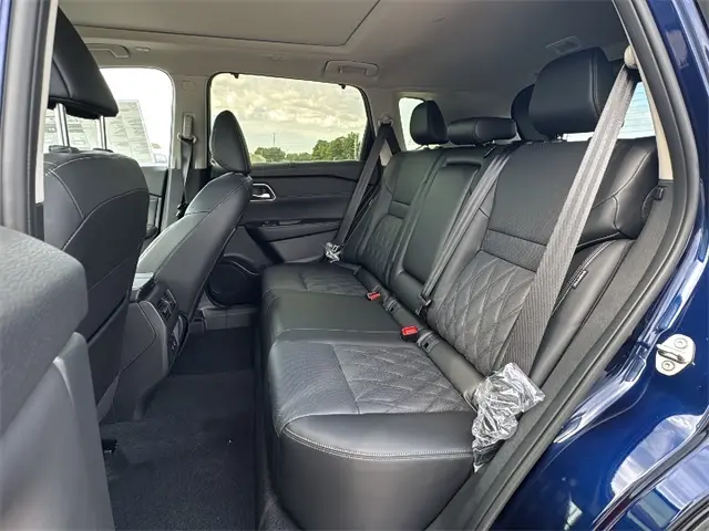 2026 Nissan Rogue Platinum photo 11