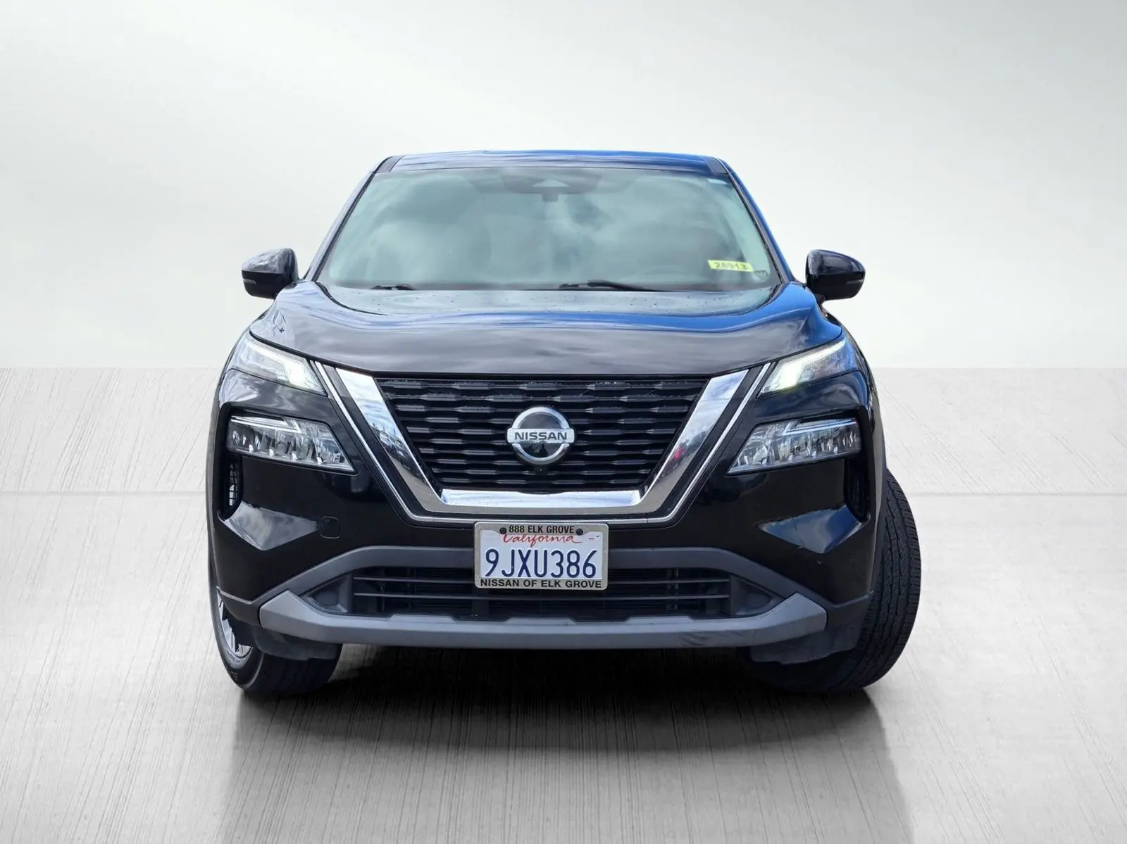 2021 Nissan Rogue SV photo 2