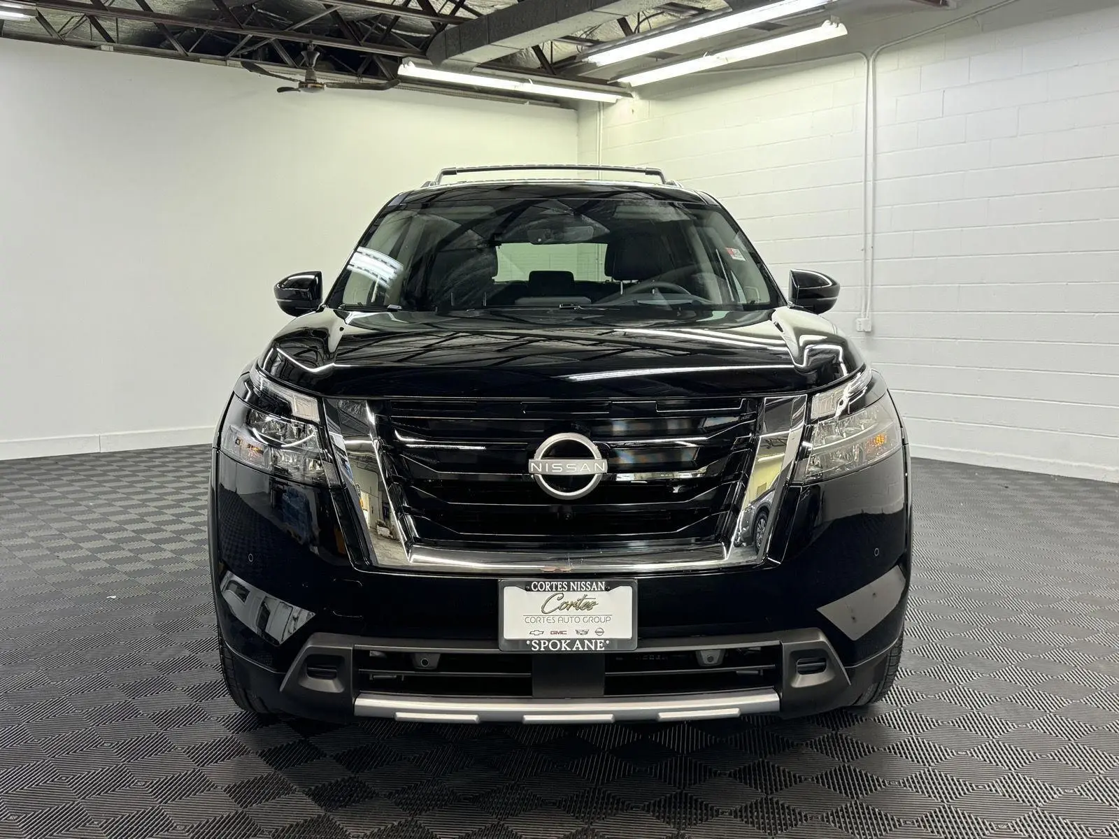 2025 Nissan Pathfinder Platinum photo 4