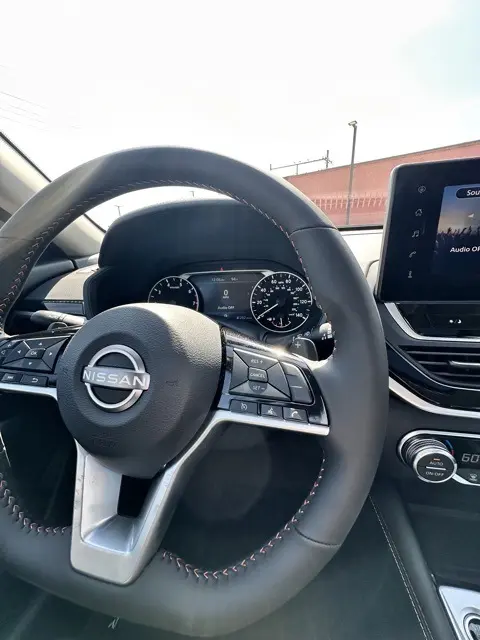 2025 Nissan Altima 2.5 SR photo 16