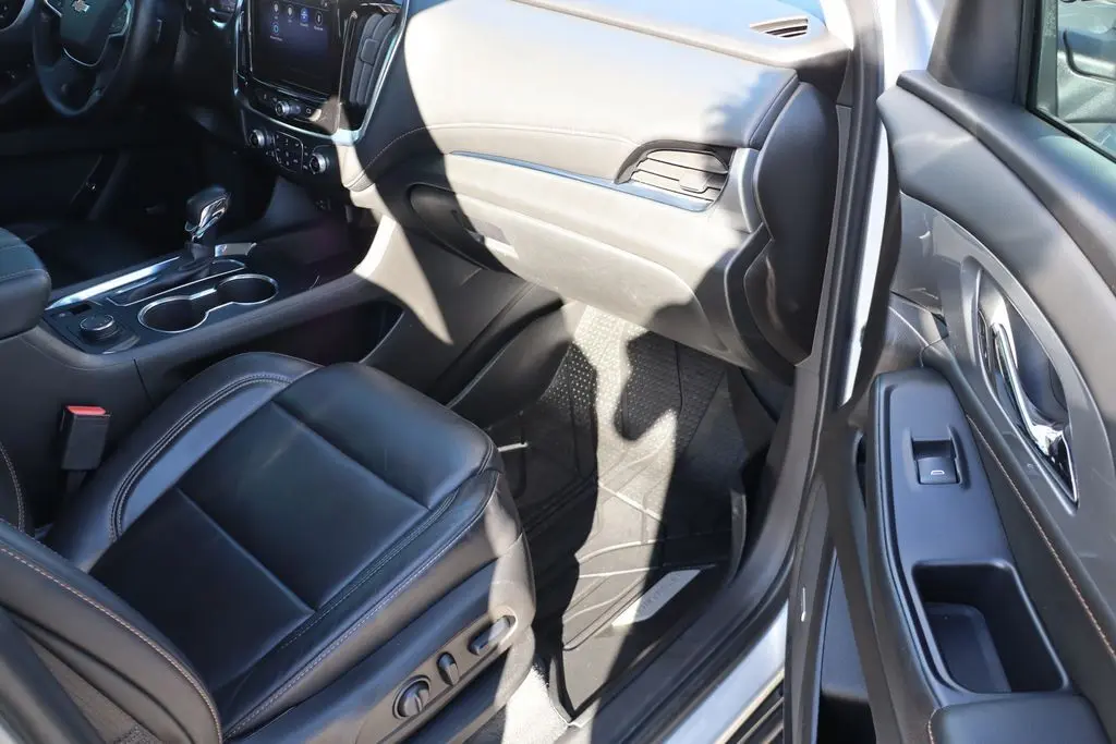 2021 Chevrolet Traverse Leather photo 47