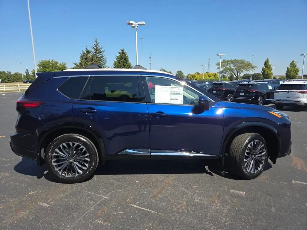 2026 Nissan Rogue Platinum photo 14