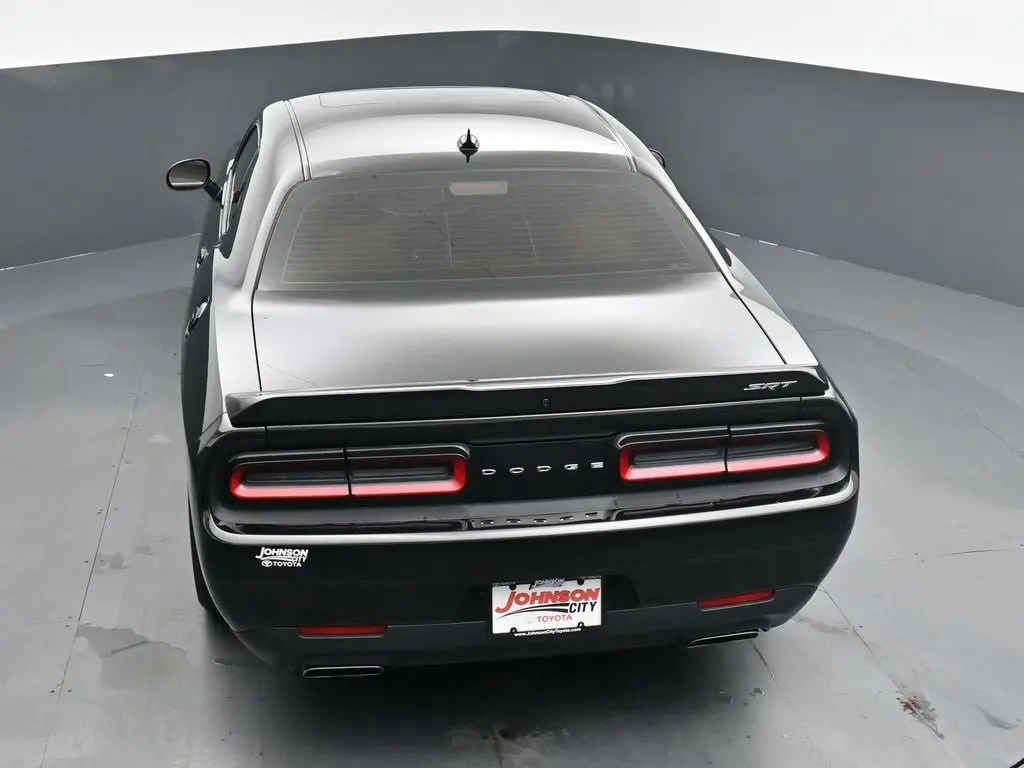2016 Dodge Challenger SRT8 392 photo 21