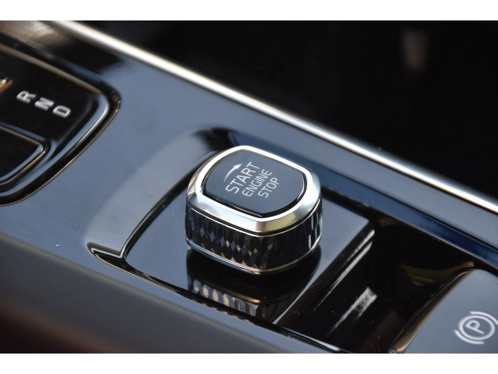 2026 Volvo - image 37