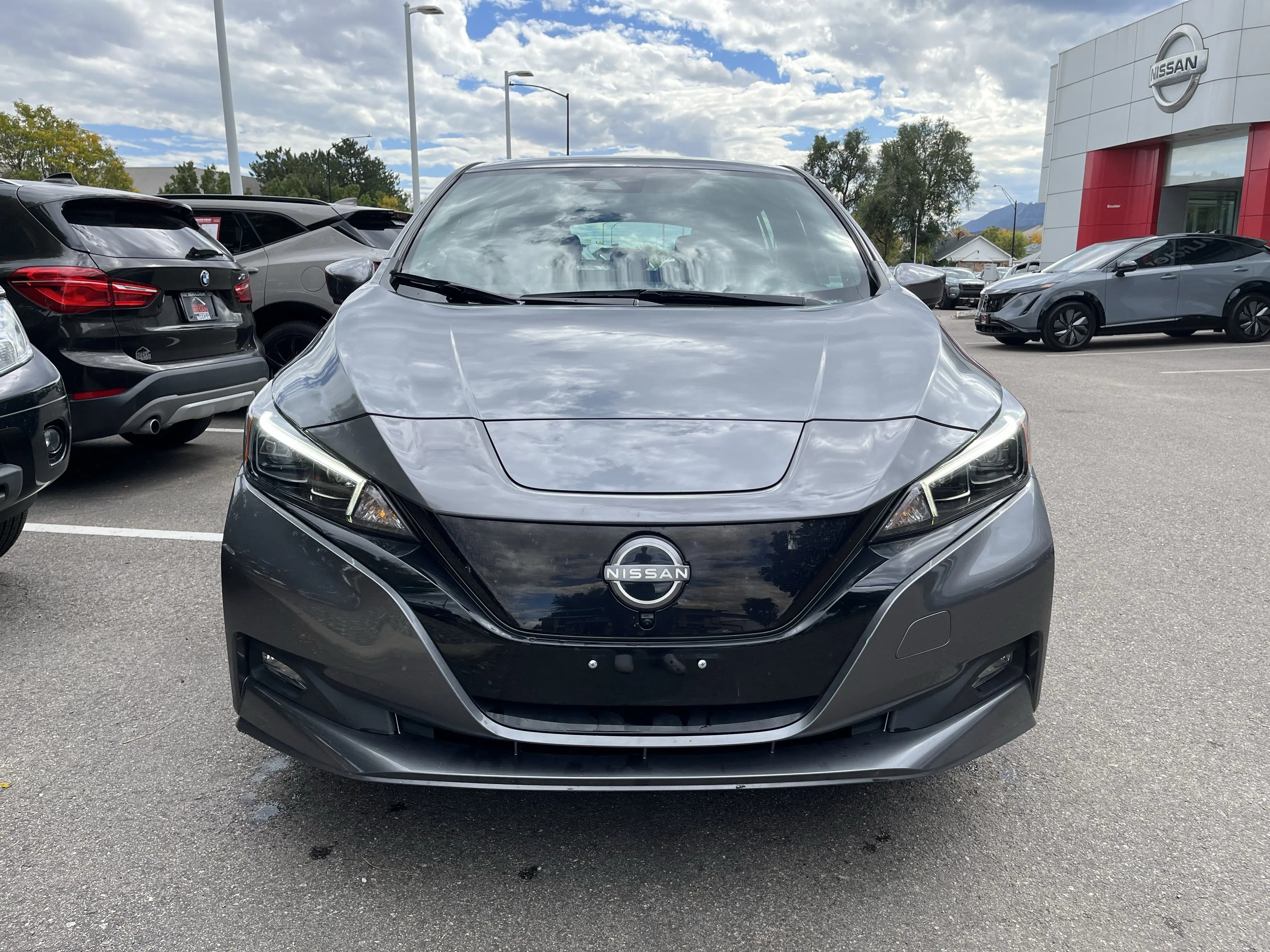 2024 Nissan Leaf SV photo 2