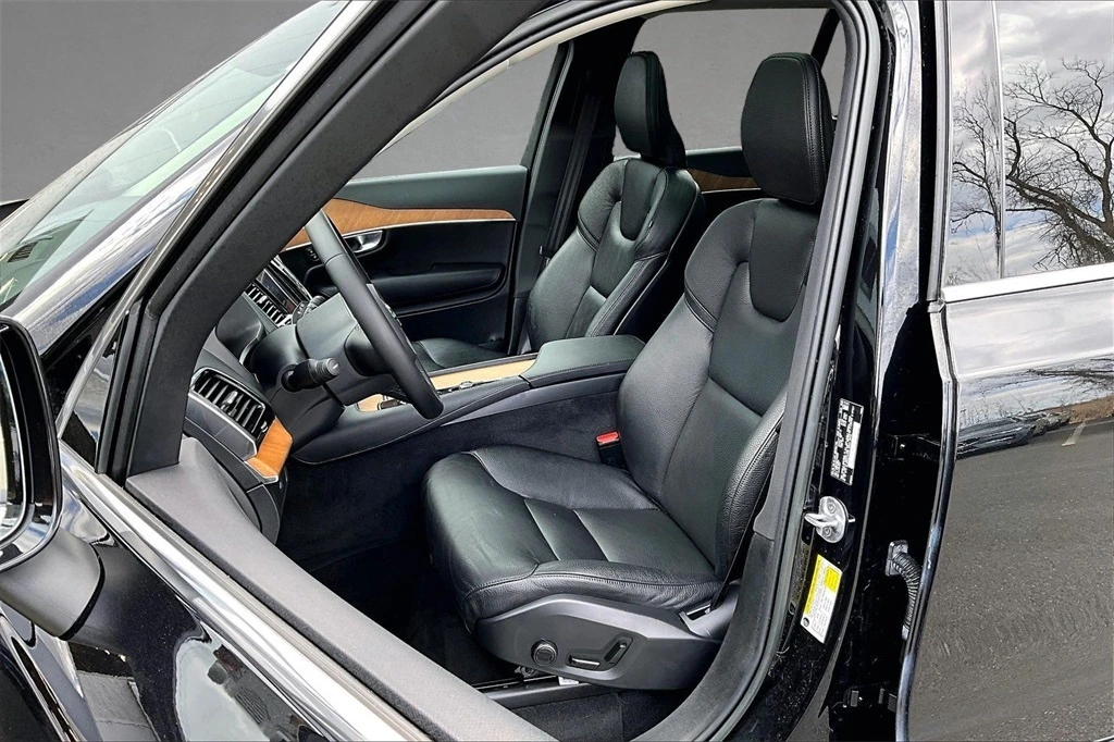 2023 Volvo - image 20