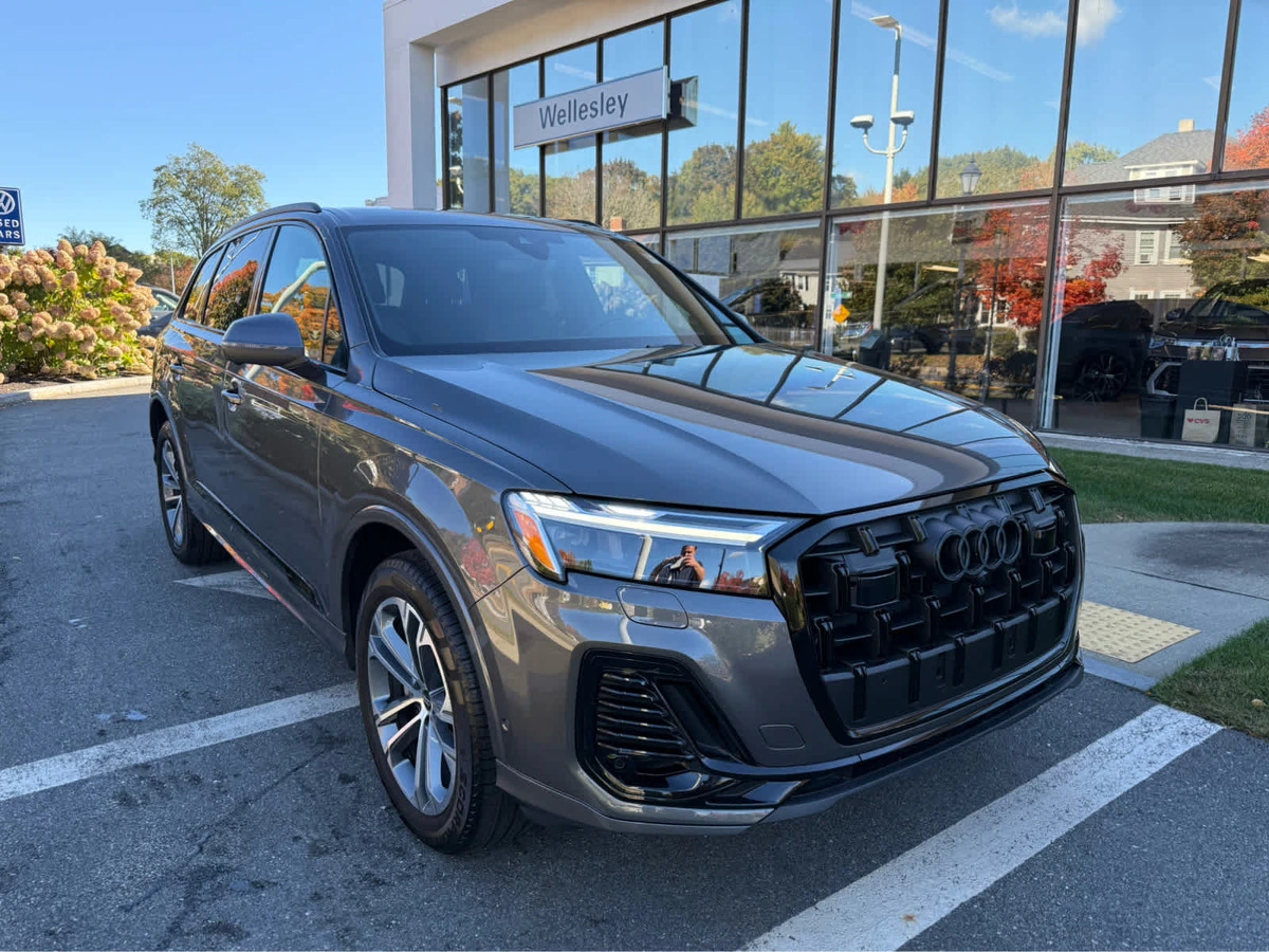 2026 Audi Q7 Premium