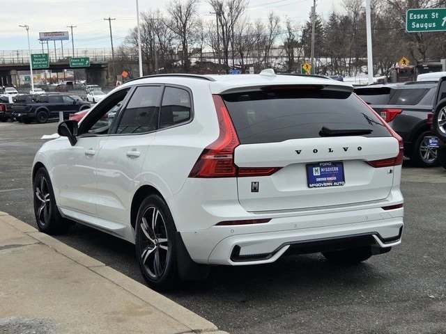 2022 Volvo - image 2