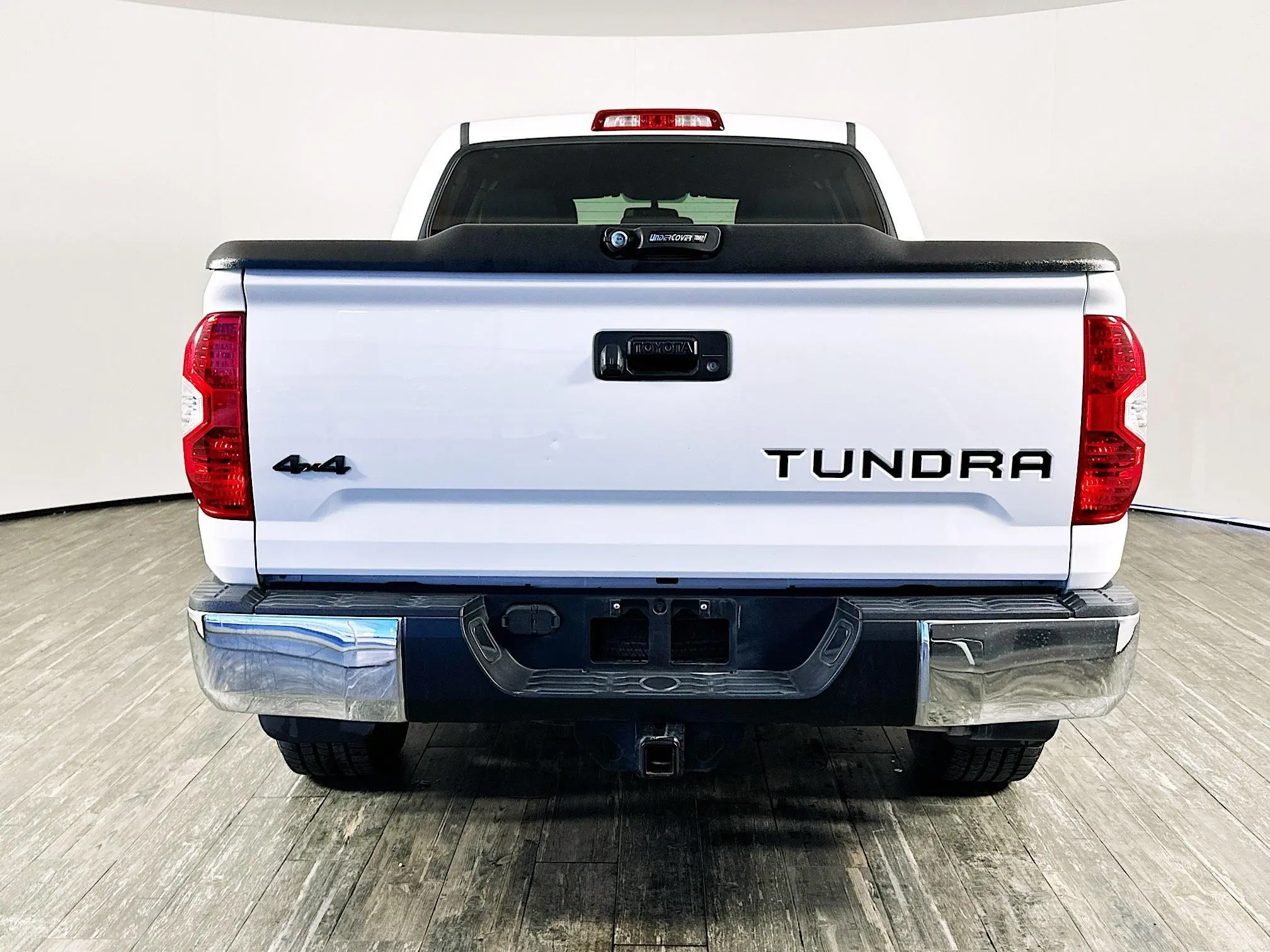 2017 Toyota Tundra SR5 CrewMax photo 4