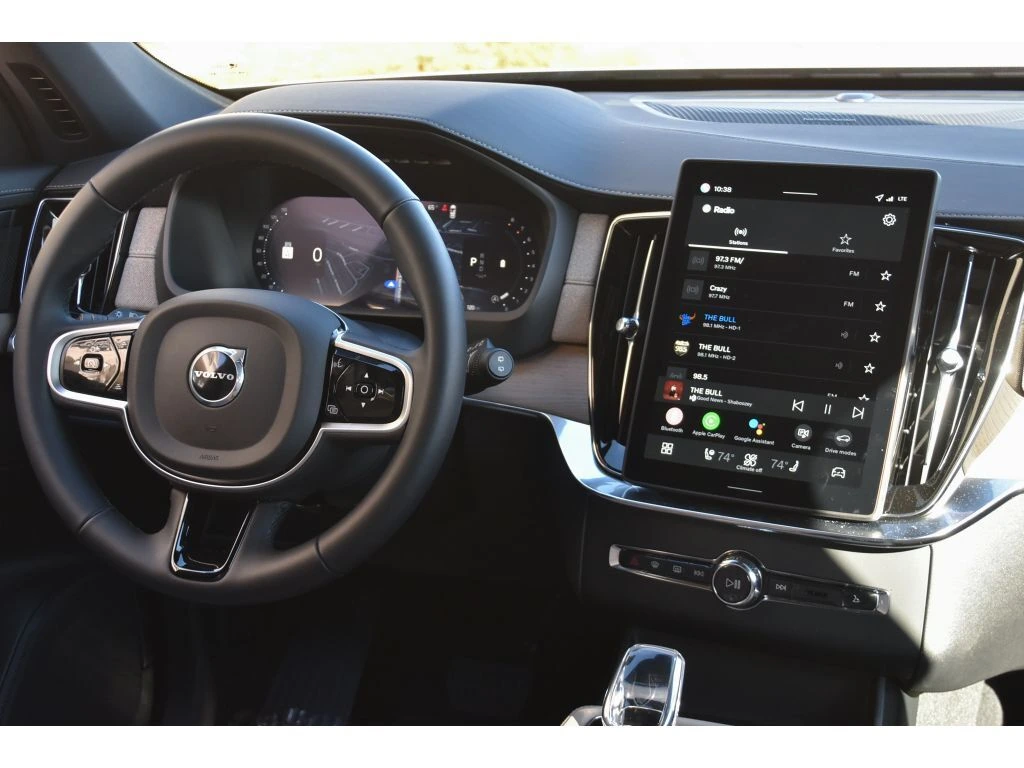 2026 Volvo - image 19