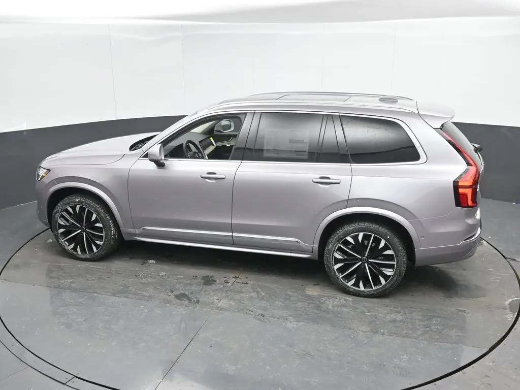 2026 Volvo - image 34