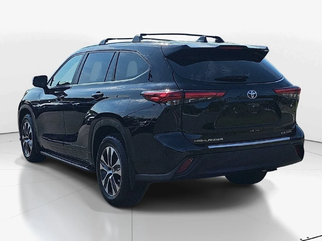 2023 Toyota Highlander XLE - Photo 8