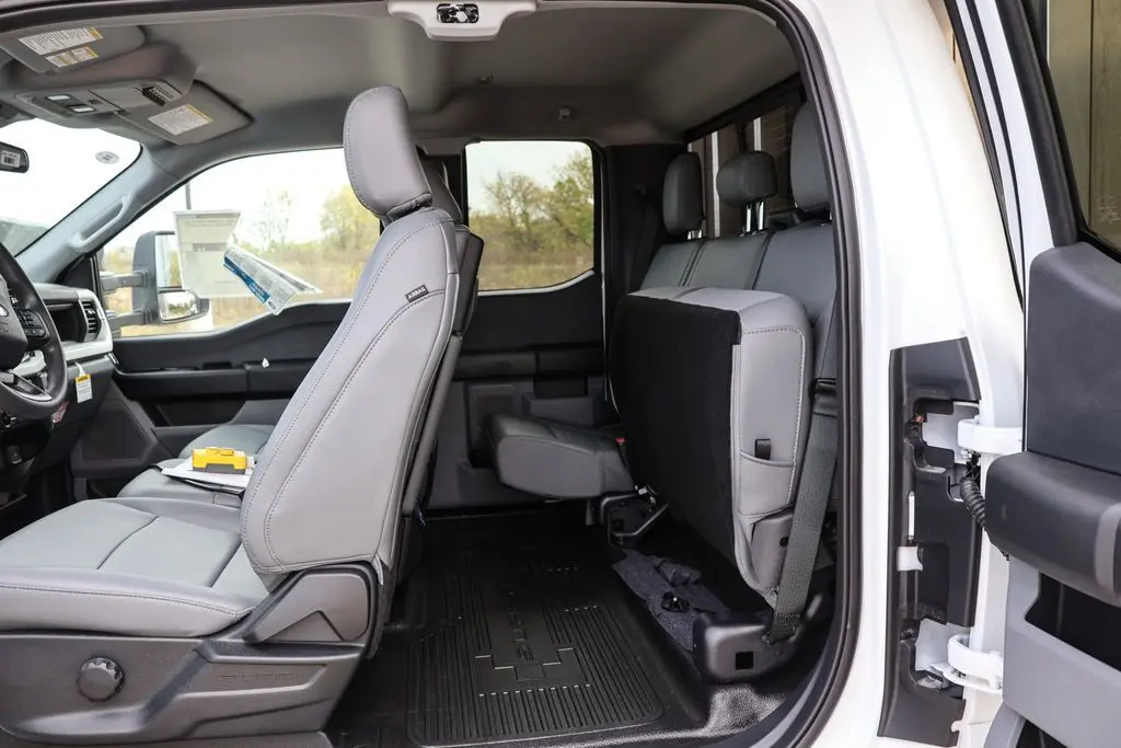 2025 Ford F-450 XL photo 17