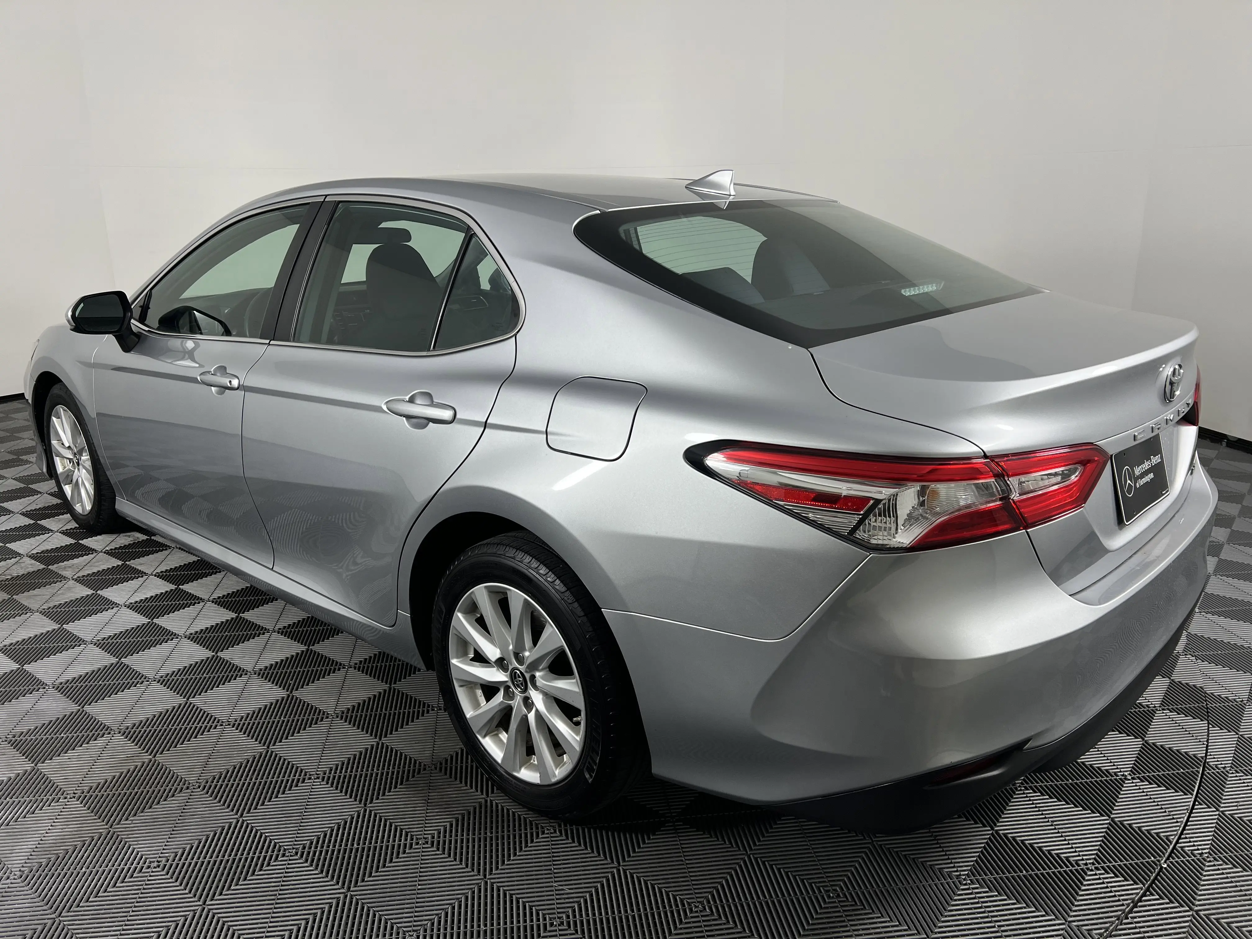 2019 Toyota Camry LE photo 8