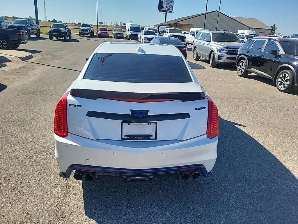 2017 Cadillac CTS V Base photo 4
