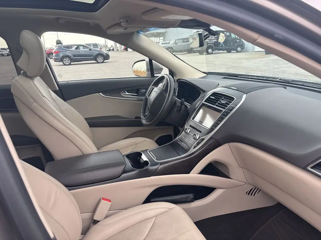 2019 Lincoln Nautilus Reserve photo 19