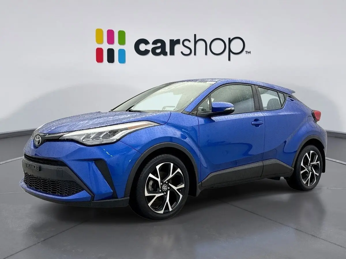 2021 Toyota C-HR XLE's photo