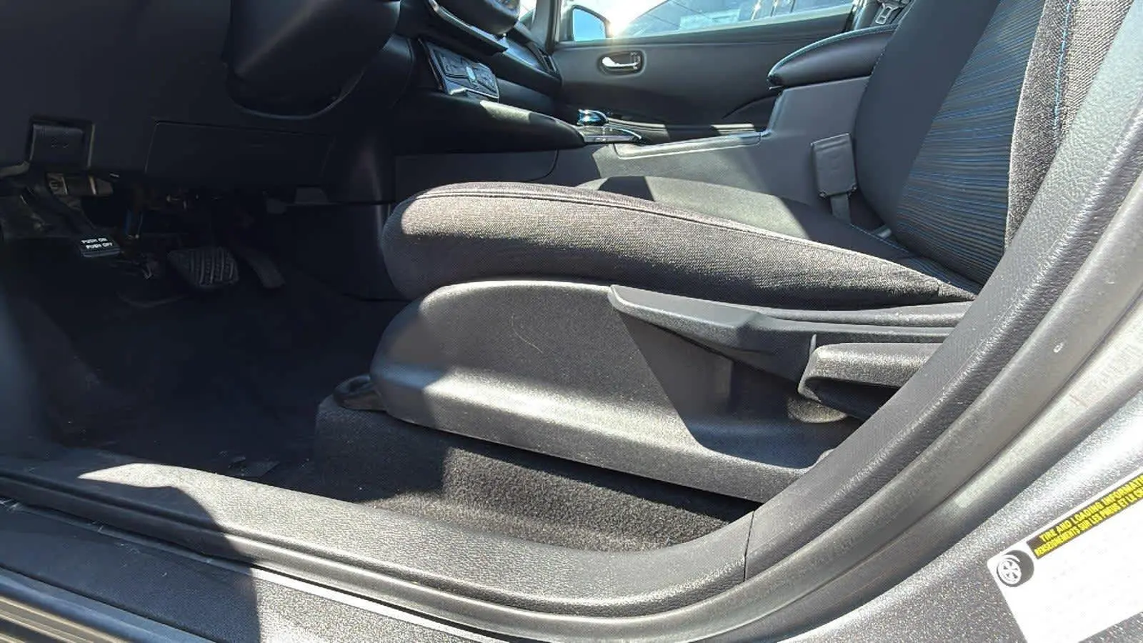 2021 Nissan Leaf SV Plus photo 18