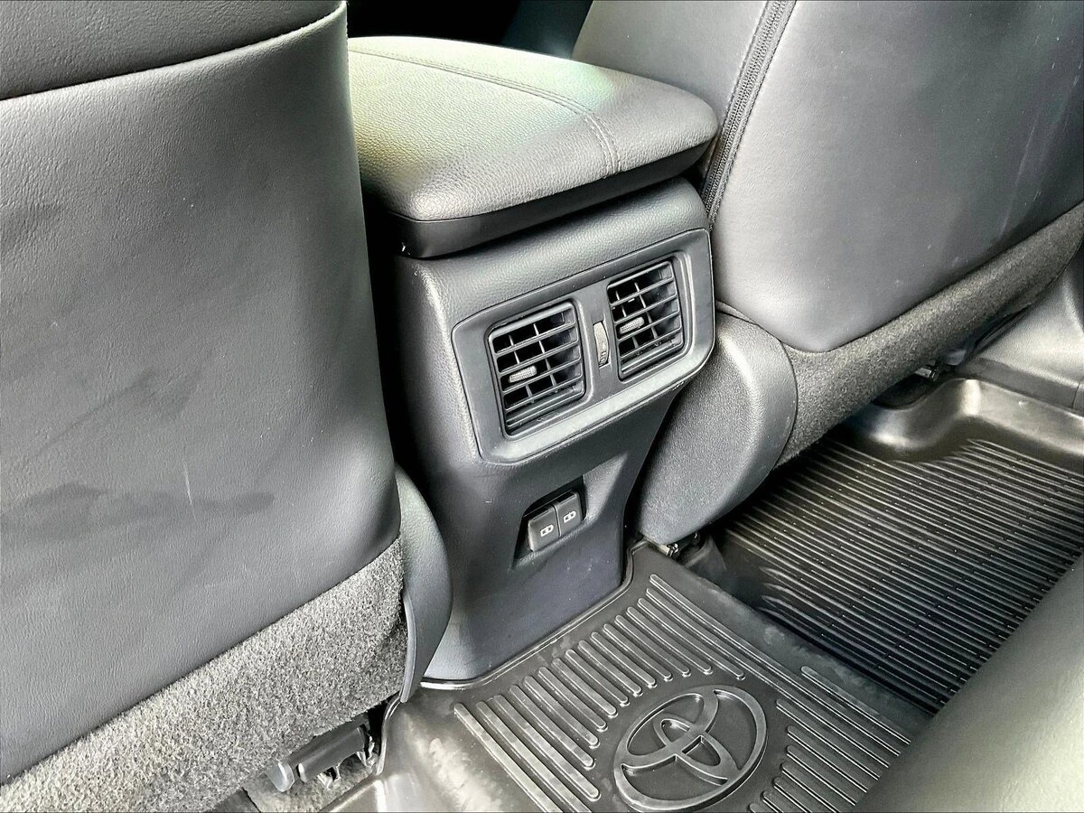 2023 Toyota RAV4 XSE - Photo 10