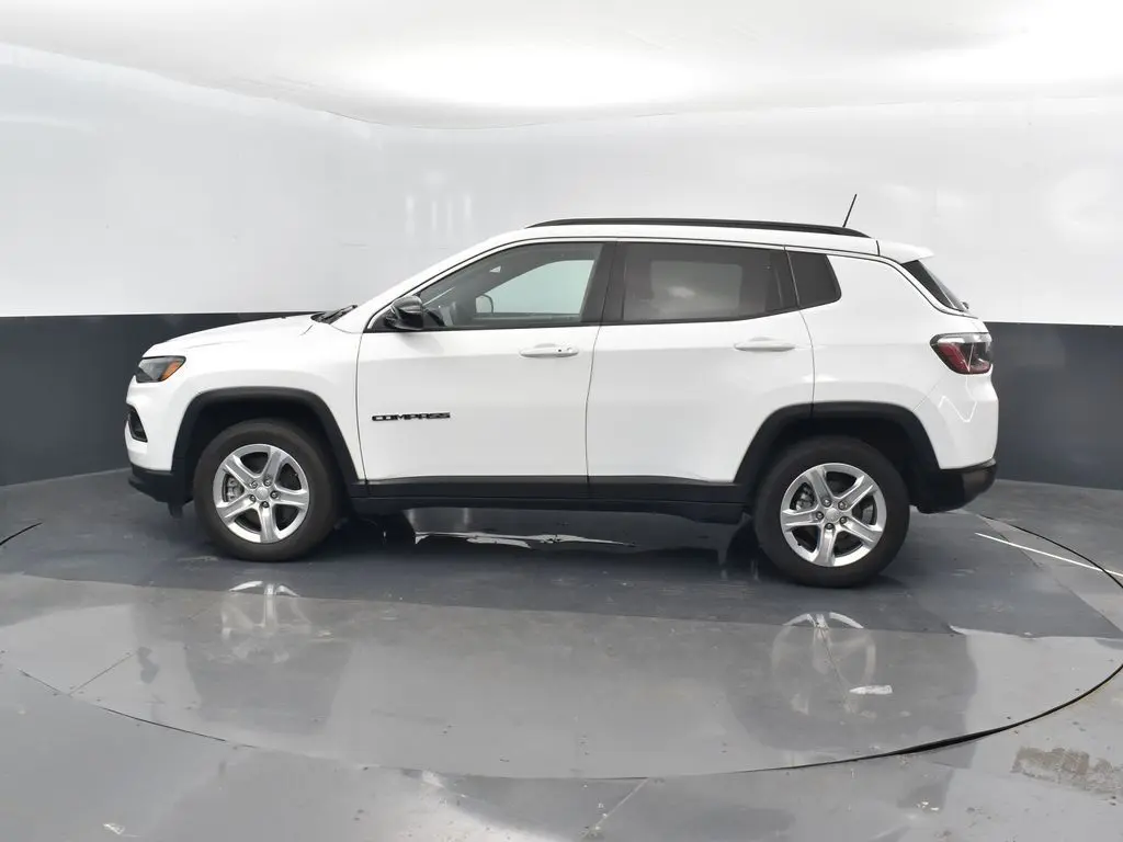 2023 Jeep Compass Latitude photo 6