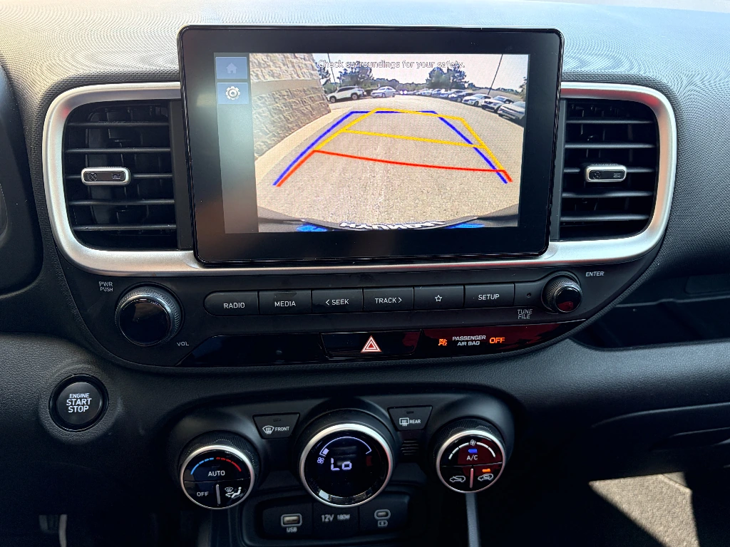 2025 Hyundai Venue SEL - Photo 19