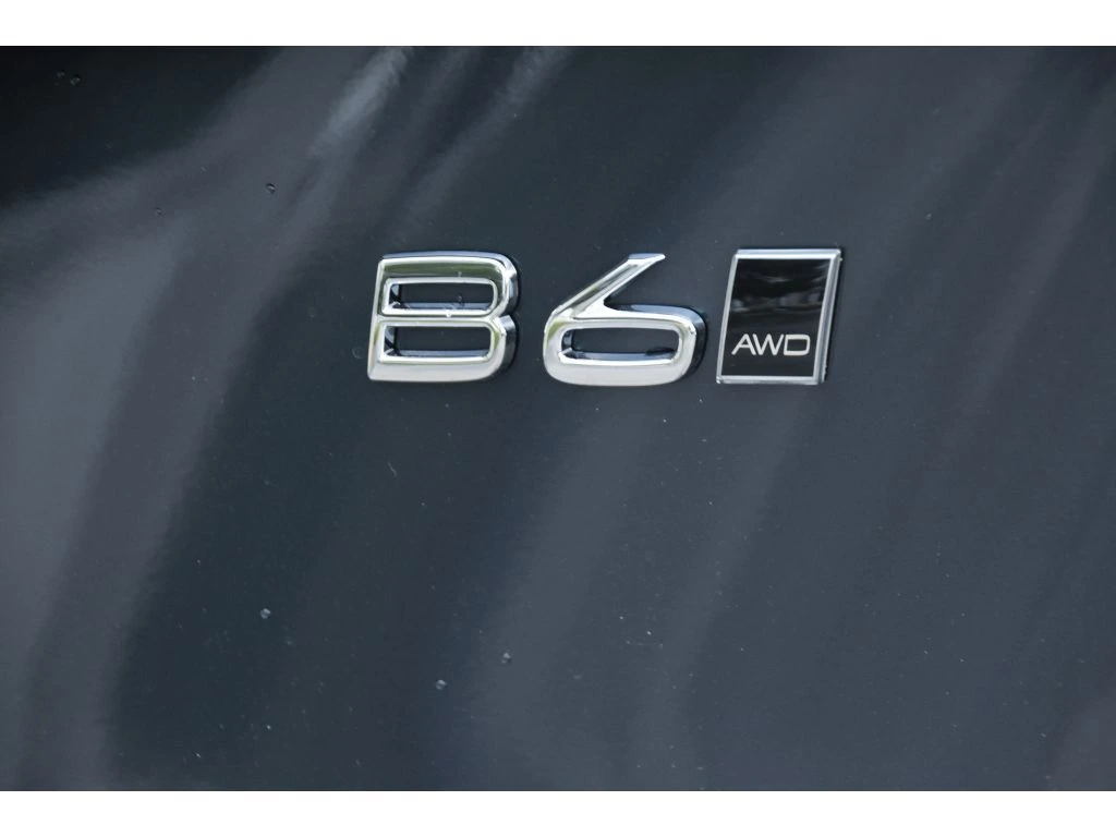 2026 Volvo - image 28