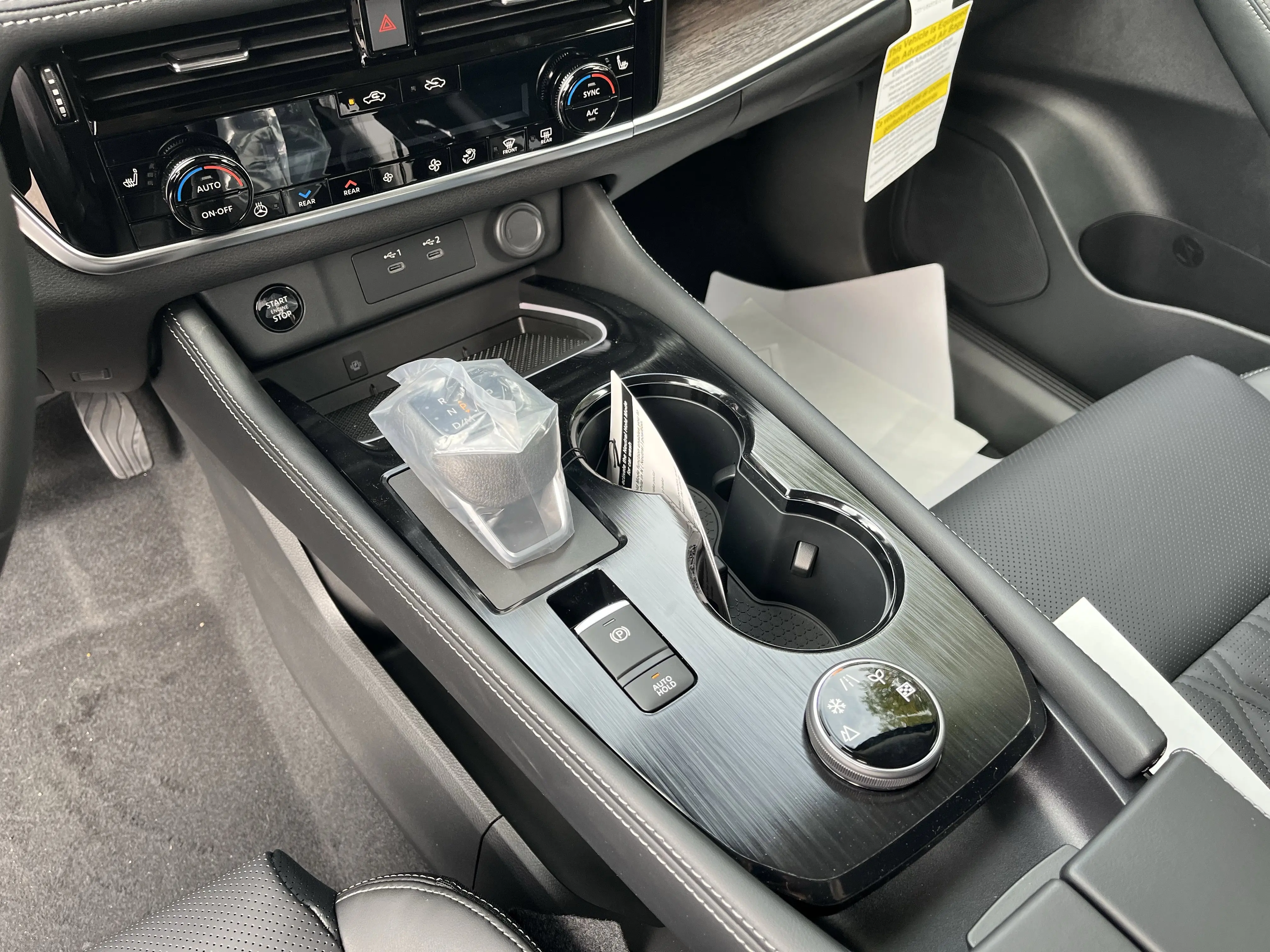 2026 Nissan Rogue Platinum photo 18