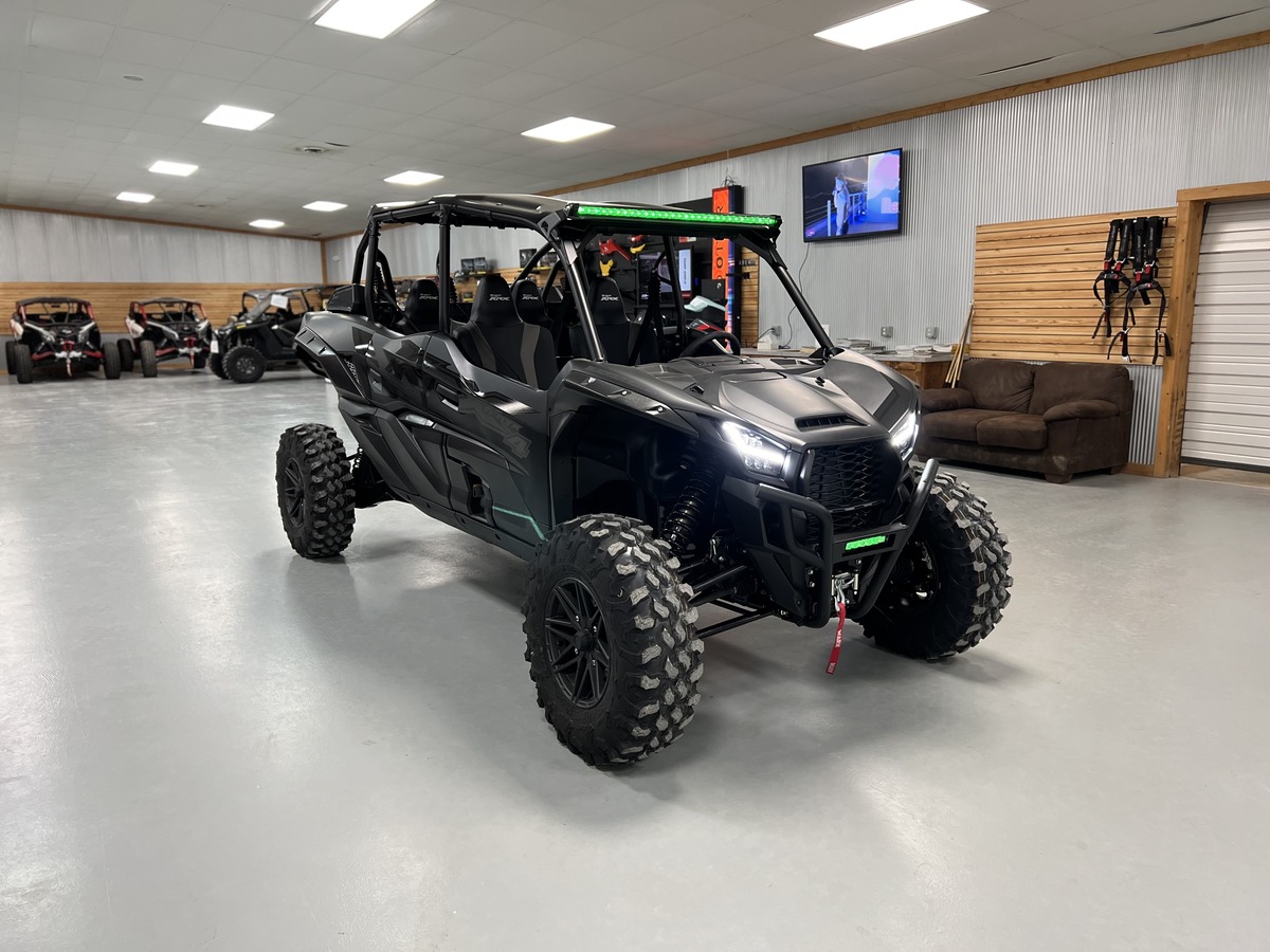 2027 Kawasaki TERYX® KRX4™ 1000 Blackout Edition