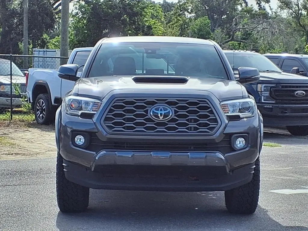 2021 Toyota Tacoma SR5 photo 2