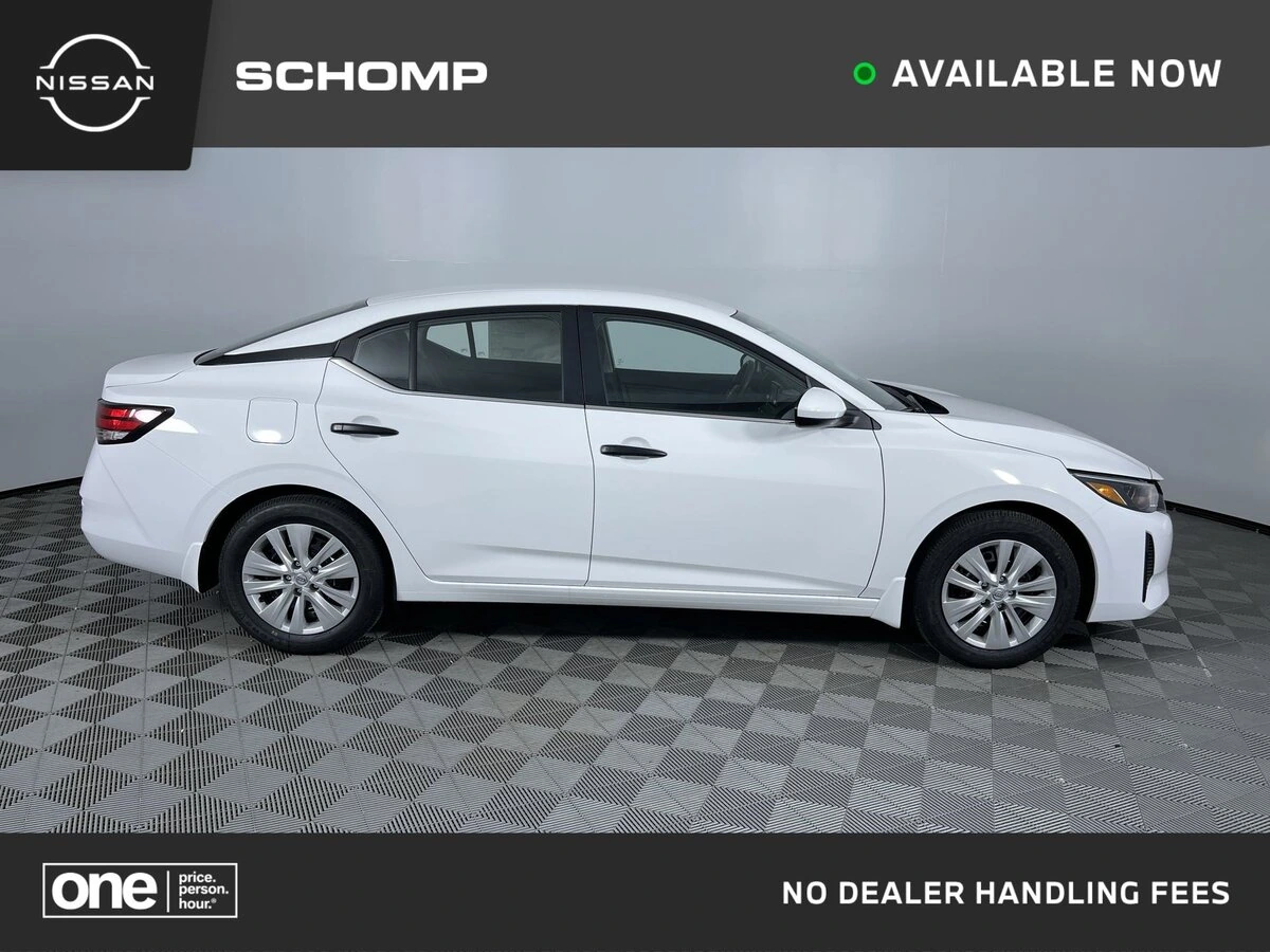 2025 Nissan Sentra S's photo