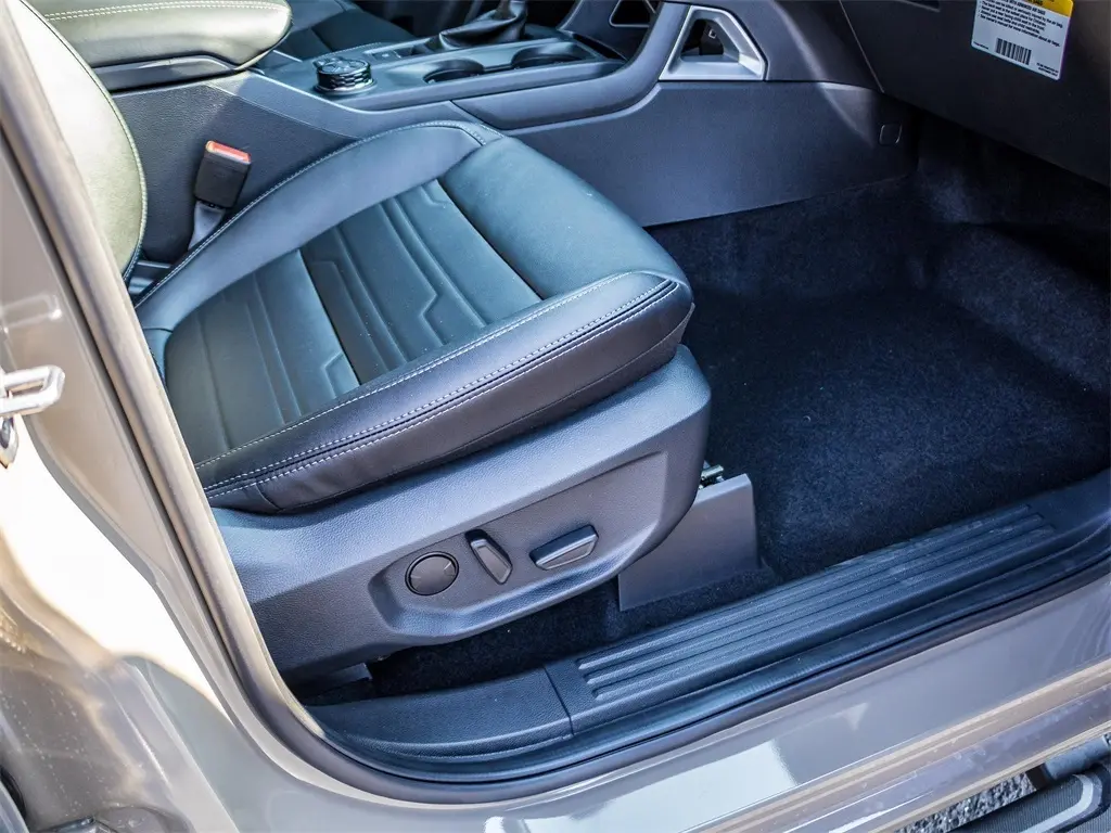 2025 Ford Ranger Lariat photo 13