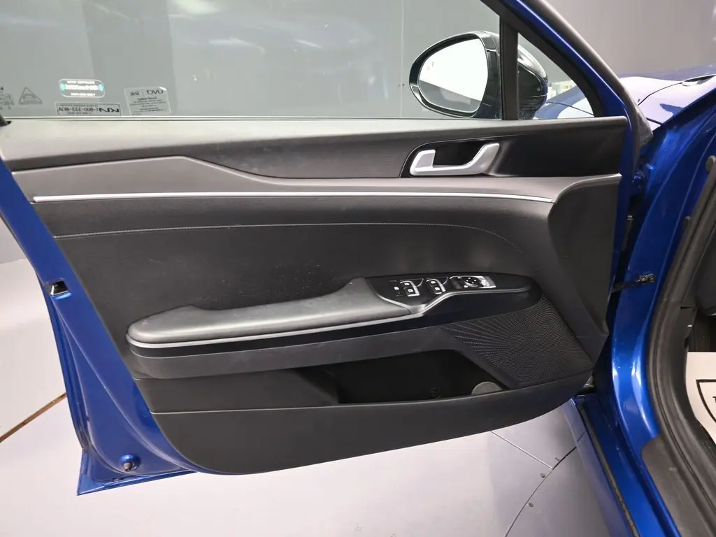 2022 Kia K5 GT-Line photo 20