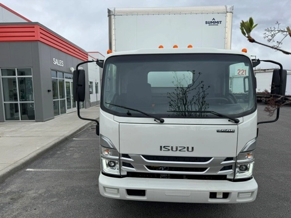 2026 Isuzu NPR — photo 8