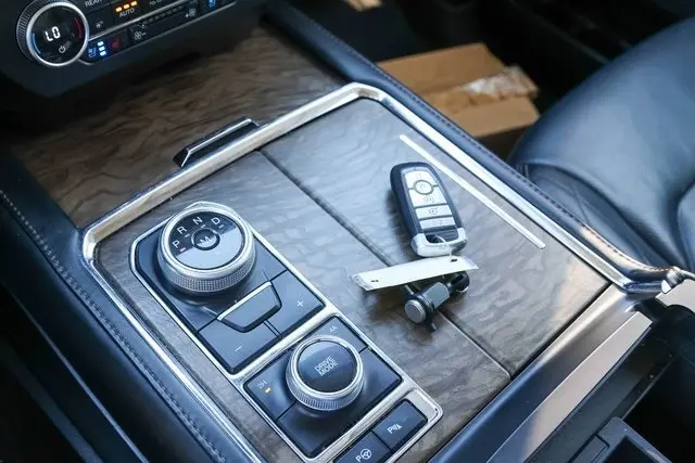 2021 Ford Expedition Platinum photo 27