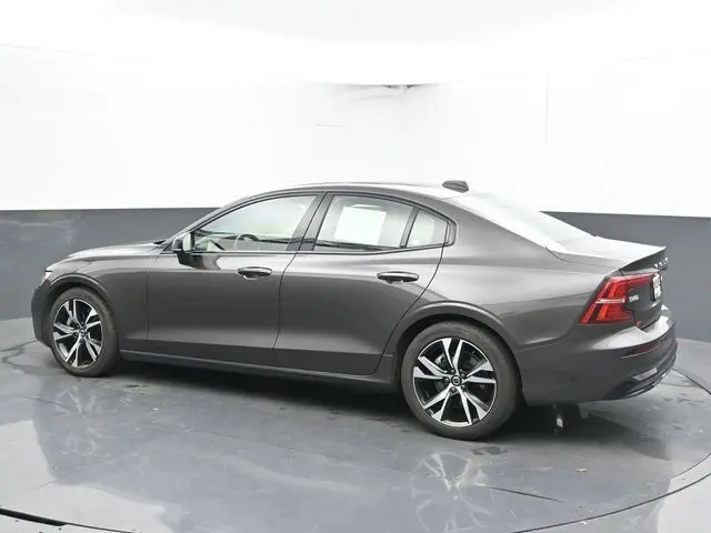 2024 Volvo S60 B5 Core photo 5