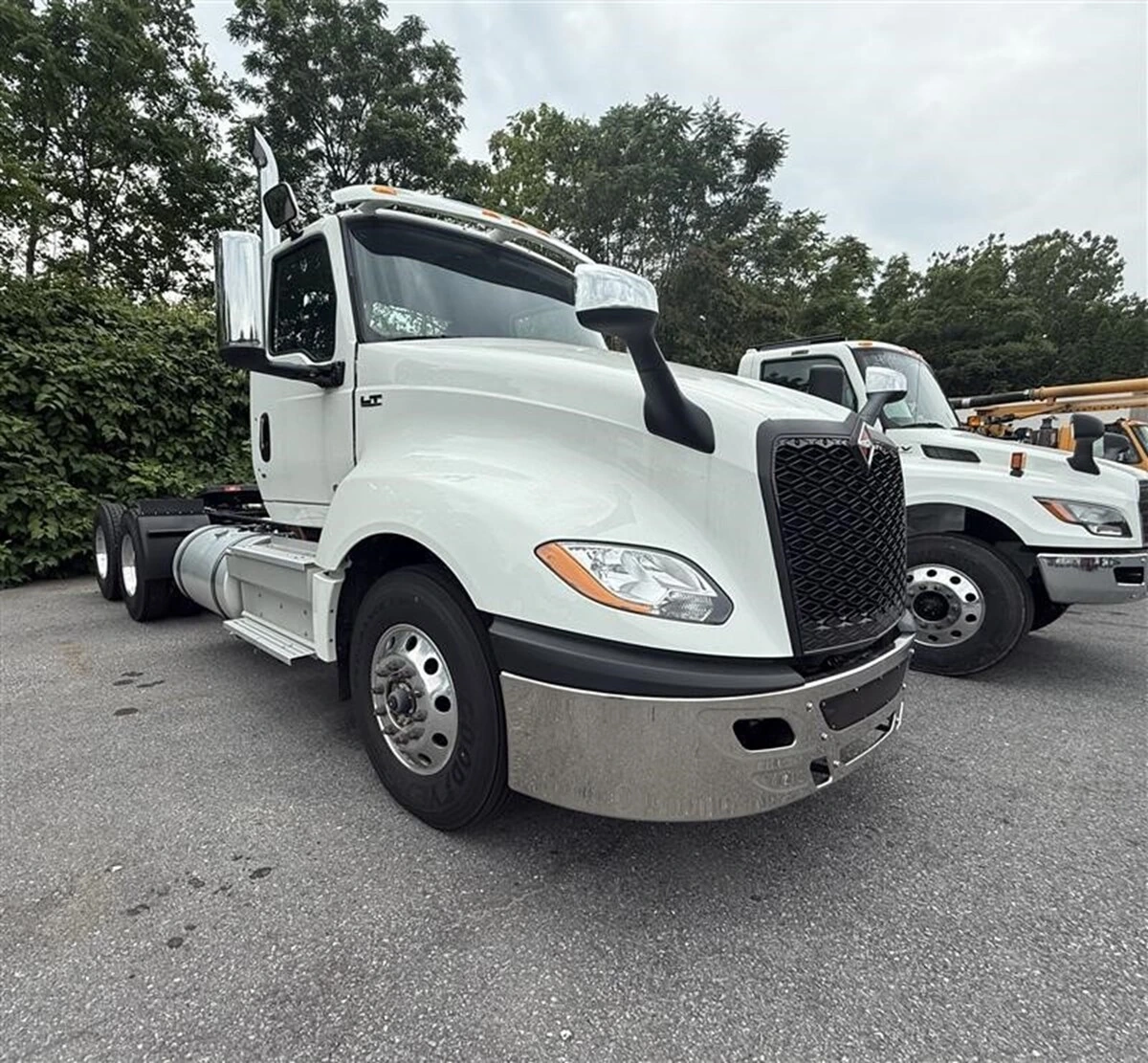 2025 International LT - image 1