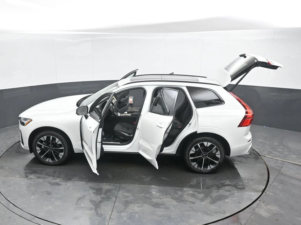 2026 Volvo - image 47