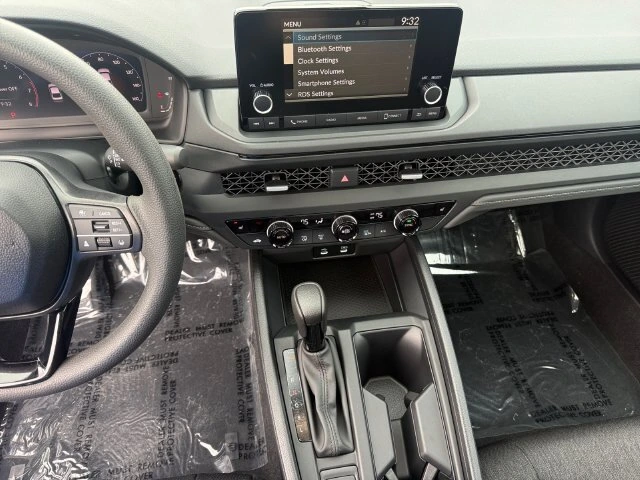 2025 Honda Accord SE - Photo 11