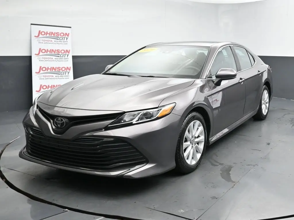 2020 Toyota Camry LE photo 4