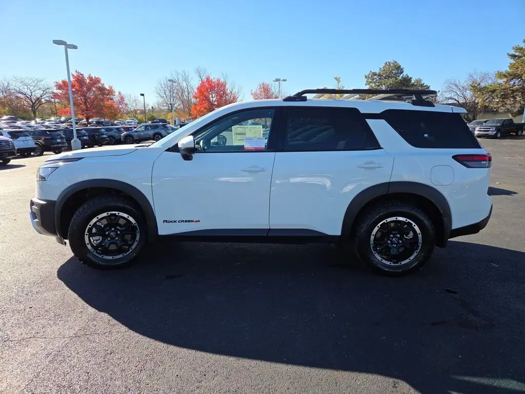 2025 Nissan Pathfinder Rock Creek photo 2