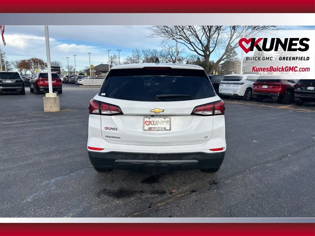 2024 Chevrolet Equinox LT photo 3