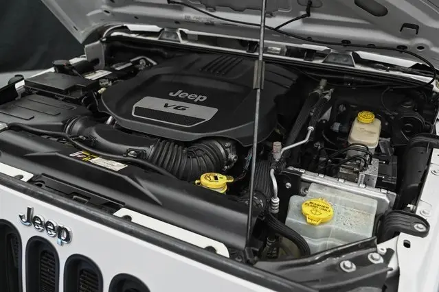 2015 Jeep Wrangler Unlimited Sport photo 27