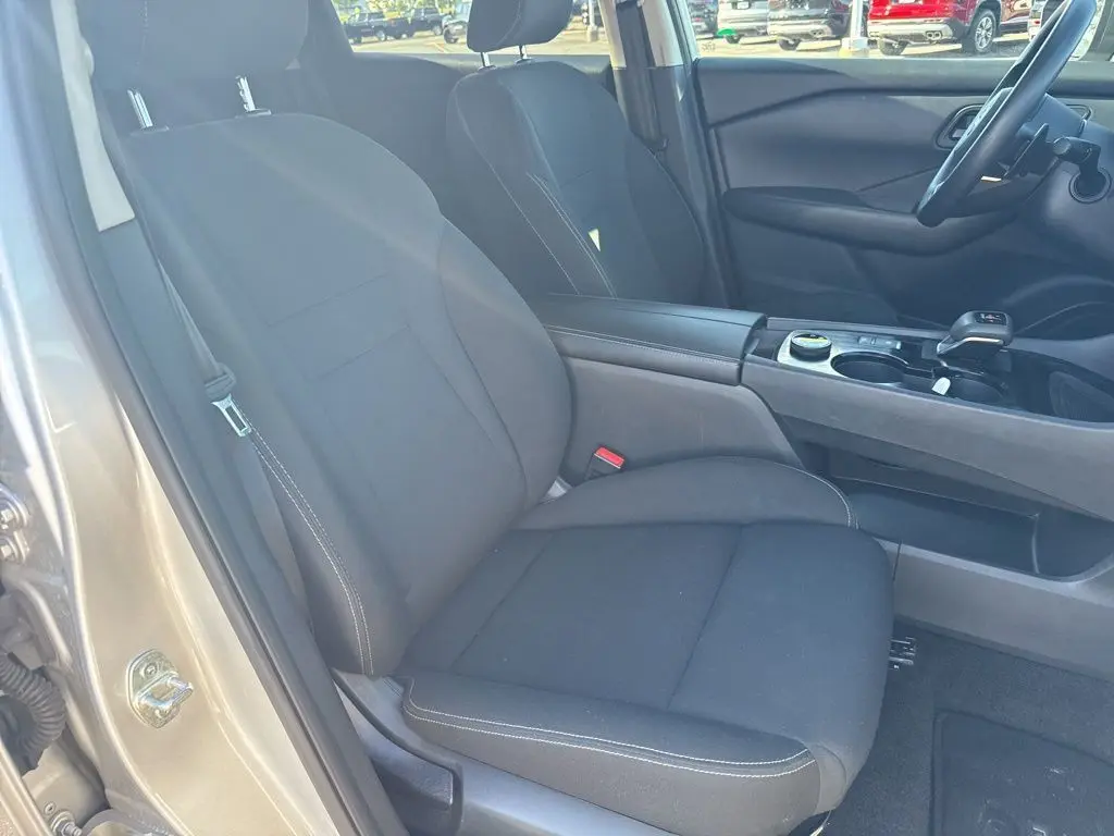 2024 Nissan Rogue S photo 32
