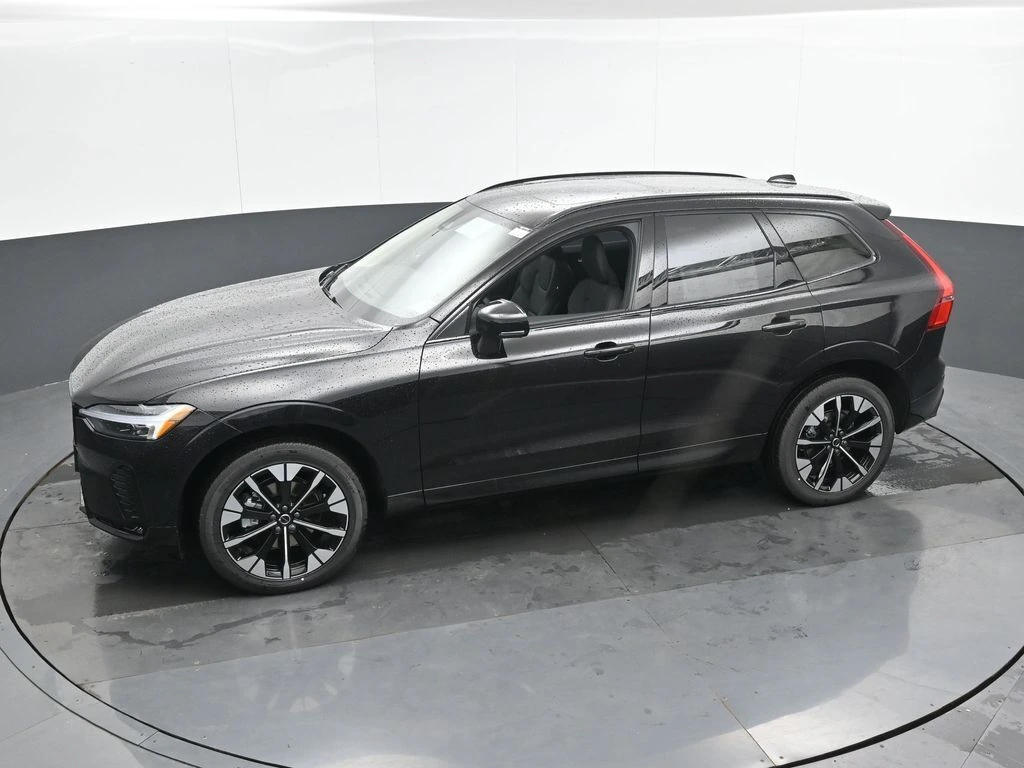 2026 Volvo XC60 Plus - Photo 35