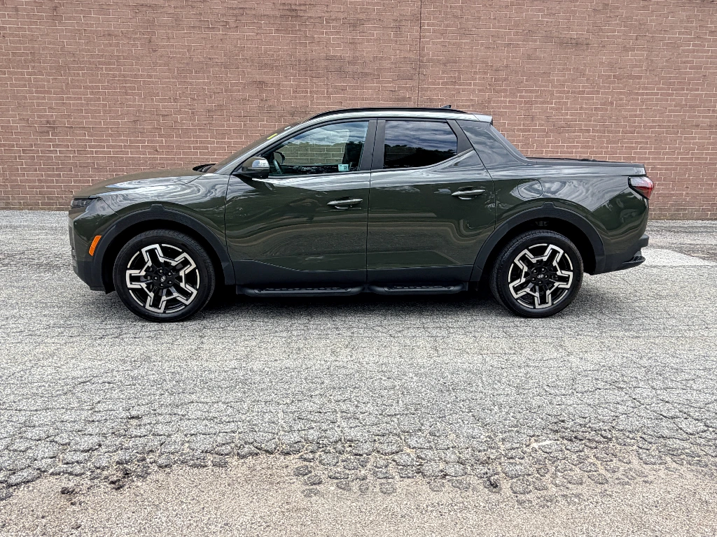Used 2025 Hyundai Santa Cruz Limited with VIN 5NTJEDDF2SH135709 for sale in Kansas City