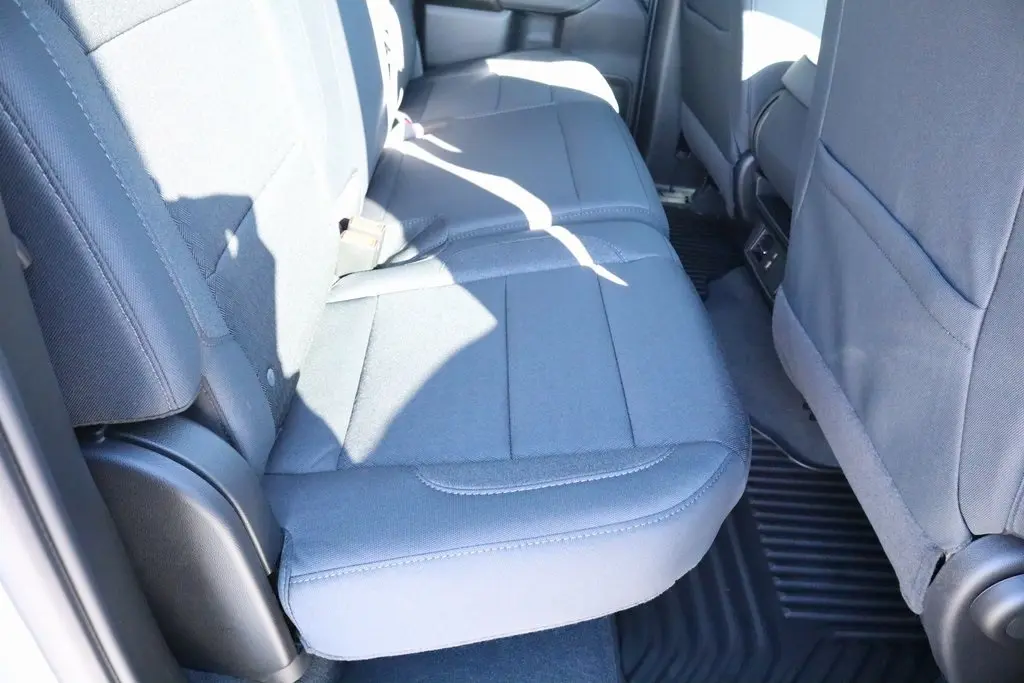 2026 Chevrolet Silverado 2500HD Custom photo 4