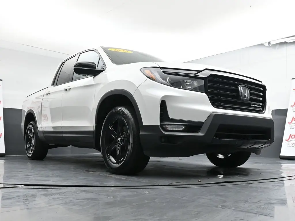 2023 Honda Ridgeline Black Edition photo 36