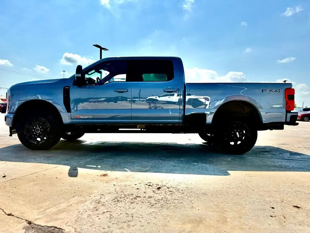 2025 Ford F-250 photo 4