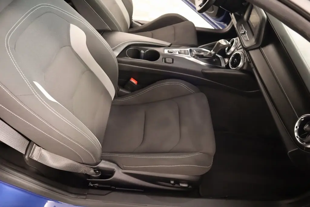 2020 Chevrolet Camaro 1LT photo 11