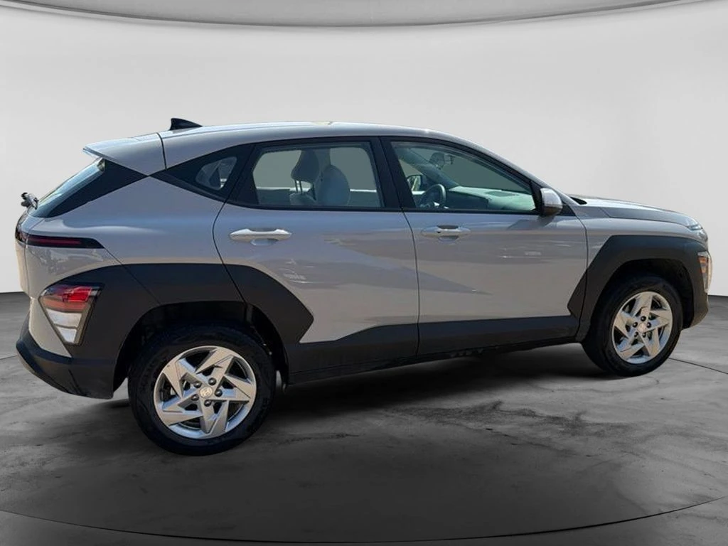 2026 Hyundai Kona SE - Photo 11